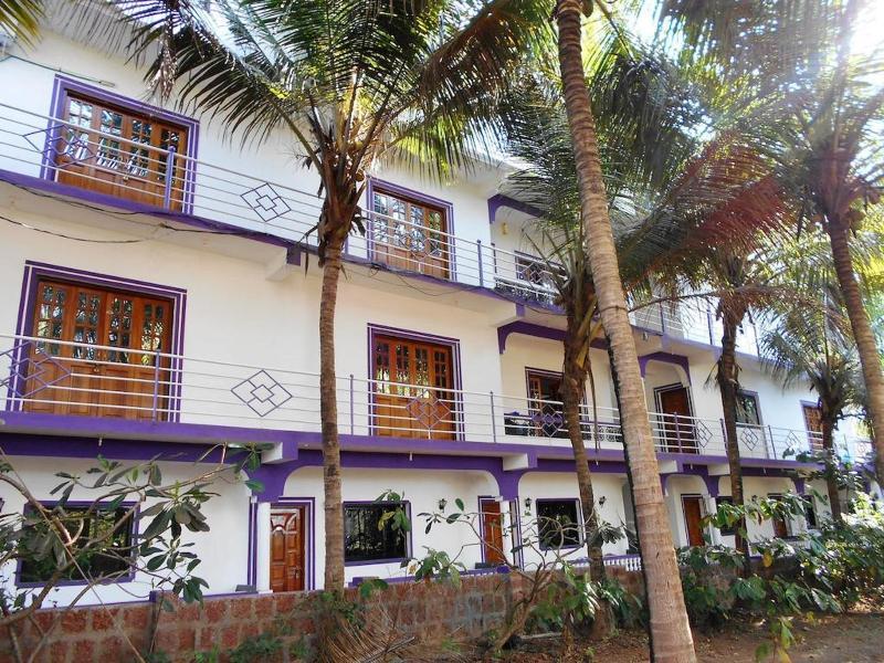Oyo 13311 The White Feather Hotel Mandrem Exterior photo