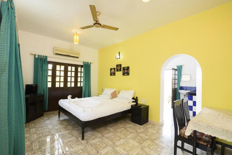 Oyo 13311 The White Feather Hotel Mandrem Exterior photo